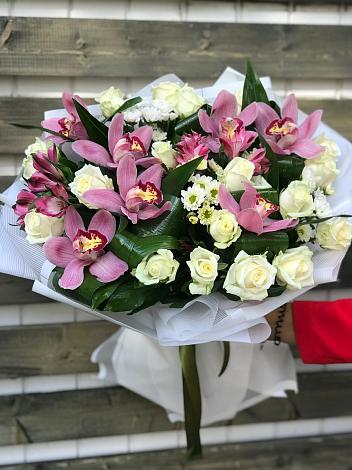 Букет цветов из: Розы и Хризантемы в Култук