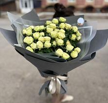 Букет Белые кустовые розы Солинеро в Култук