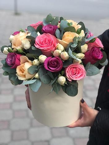 Цветочная композиция из Розы в шляпной коробке в Култук