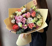 Букет цветов из:  Розы, Лизиантусы и Гвоздики в Култук