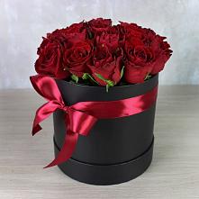Цветочная композиция из Розы в шляпной коробке в Култук